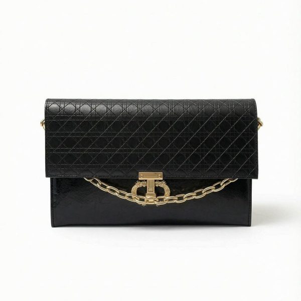 black-patent-women-evening-bag-gold-hardware کیف مجلسی زنانه مشکی طرح ورنی با یراق طلایی