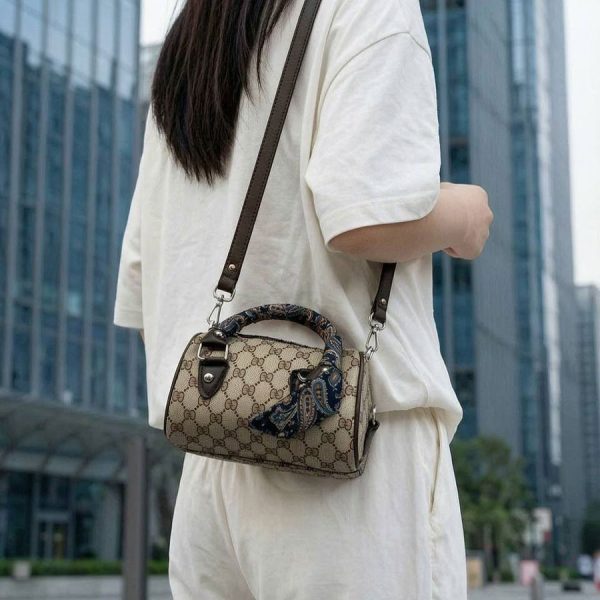 مینی کیف دخترانه بشکه‌ای دوشی با دسته روسری‌دار